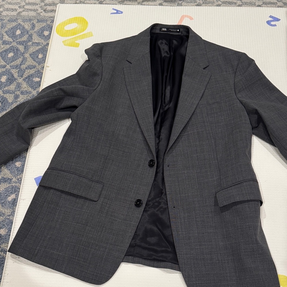 Zara Men's Charcoal Blazer